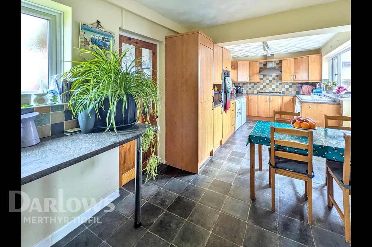 Andrews Close, Merthyr Tydfil, photo 2