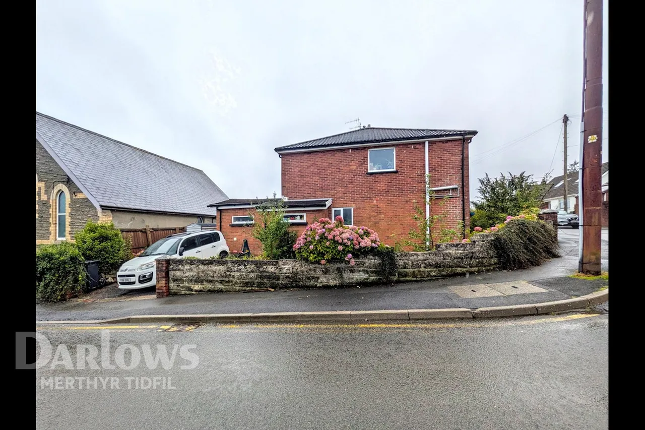 Andrews Close, Merthyr Tydfil, photo 15