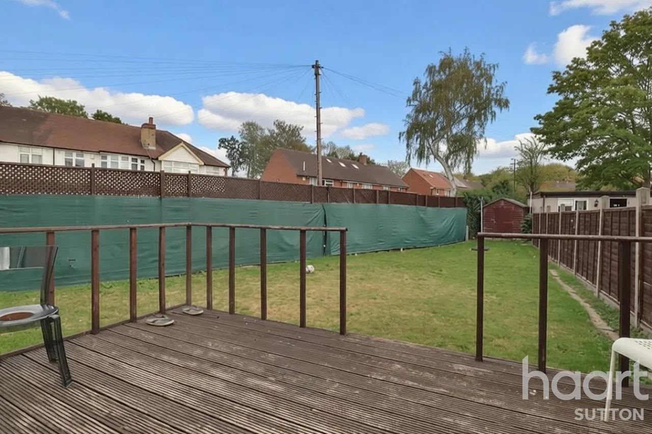 St Johns Road, SM1, photo 18