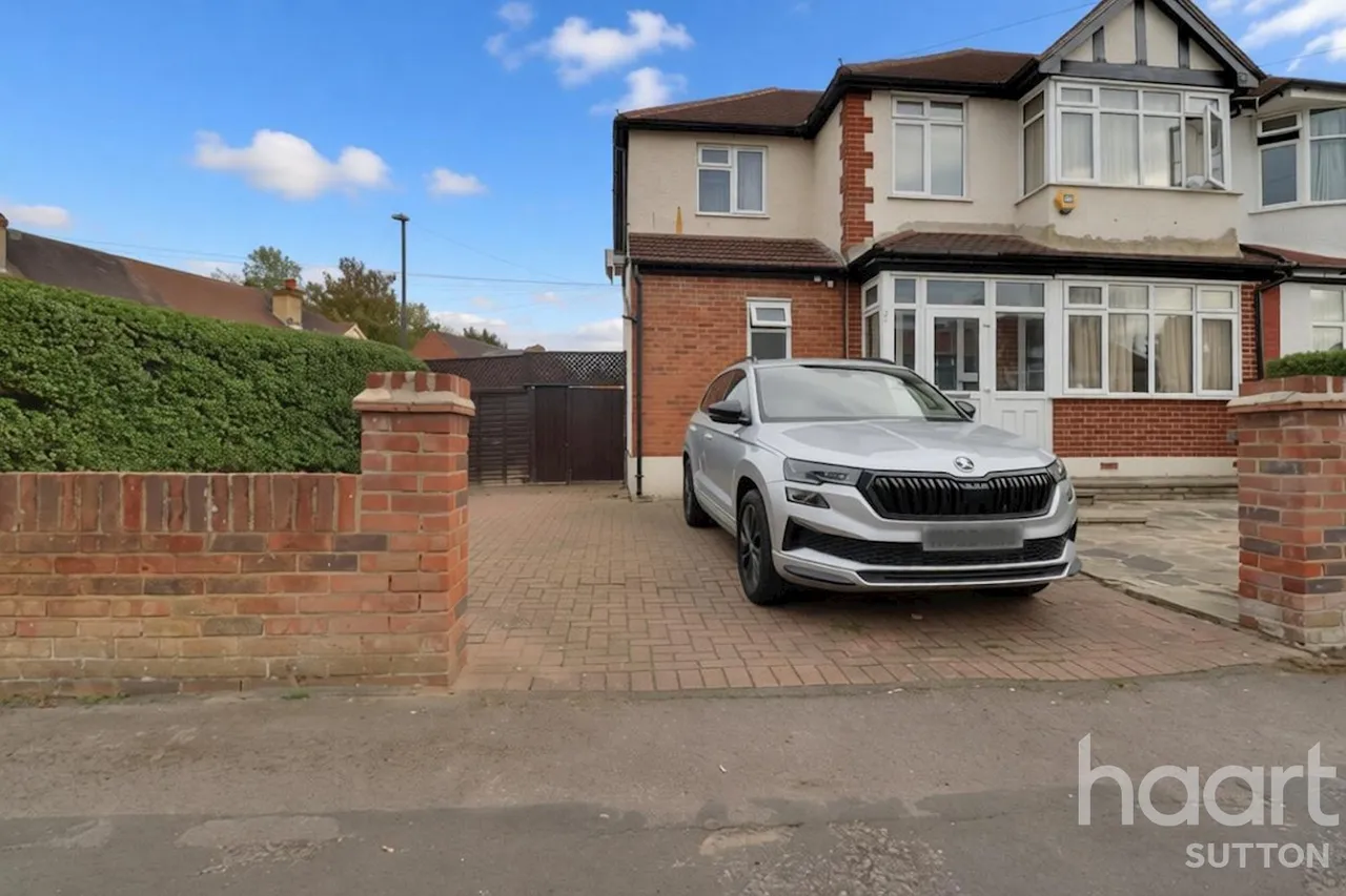 St Johns Road, SM1, photo 20