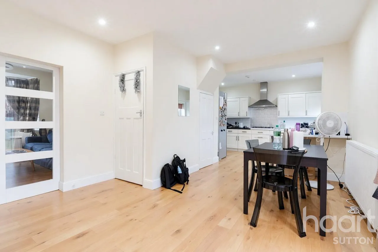 St Johns Road, SM1, photo 4