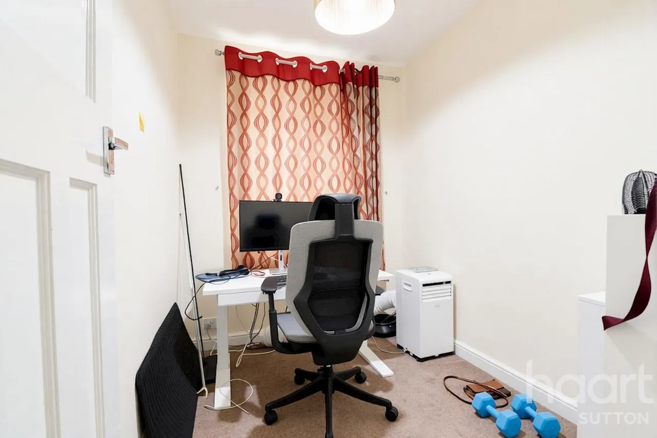 St Johns Road, SM1, photo 17