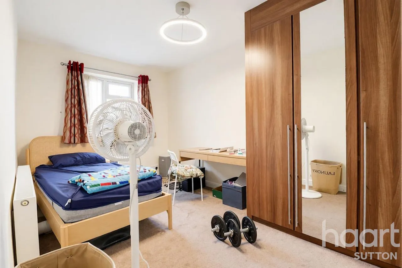St Johns Road, SM1, photo 14