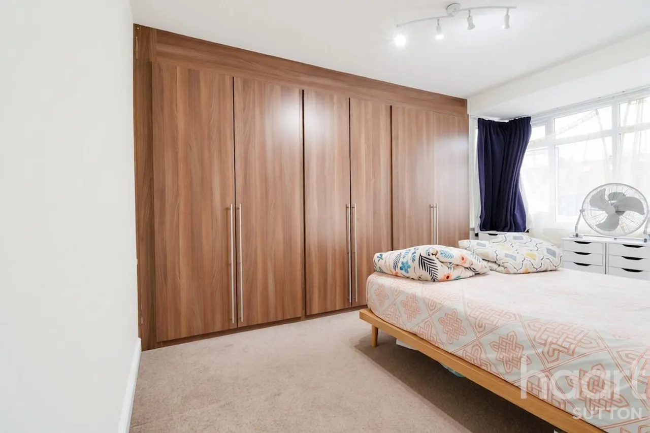 St Johns Road, SM1, photo 9