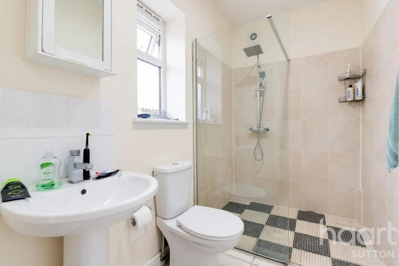St Johns Road, SM1, photo 8