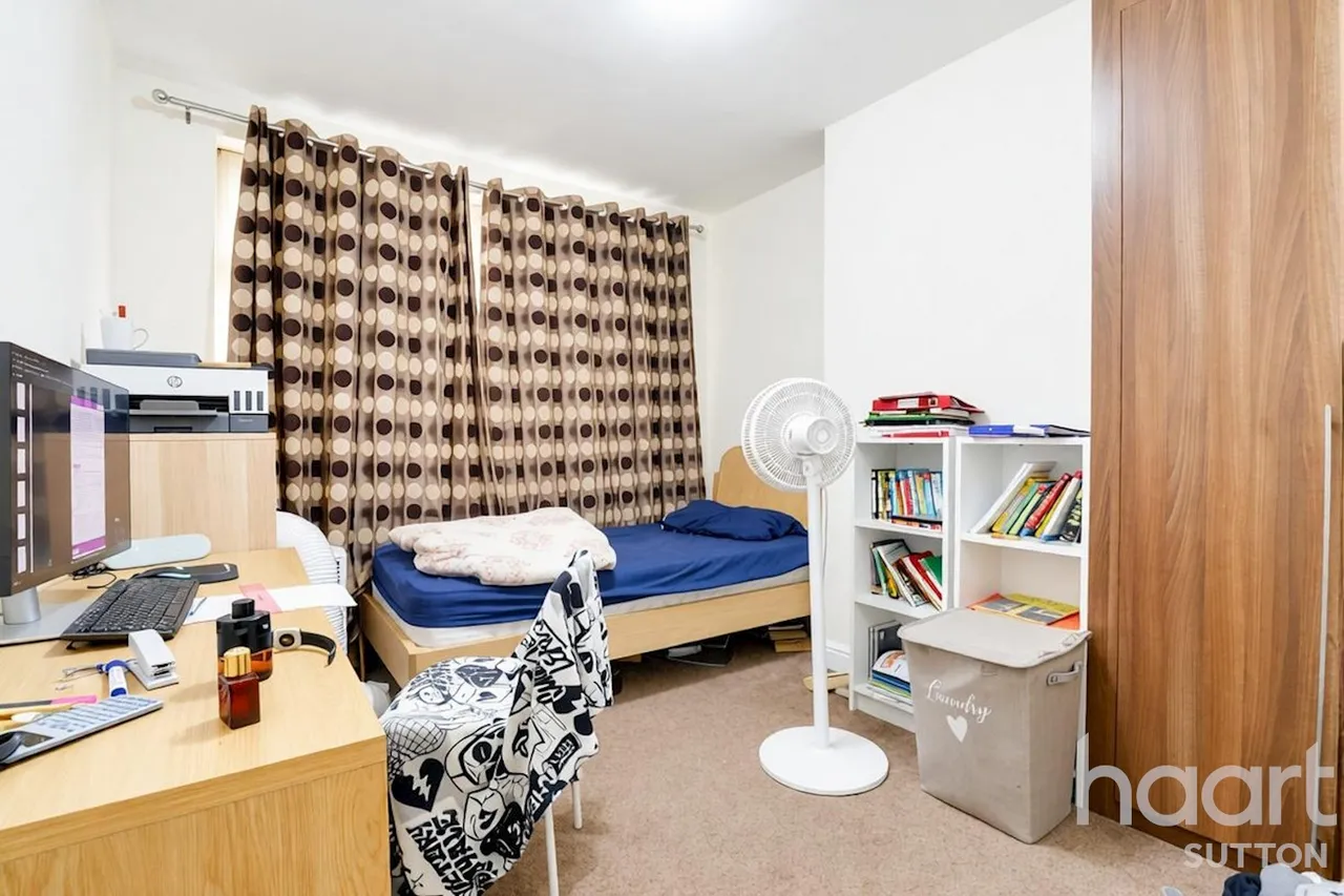St Johns Road, SM1, photo 12
