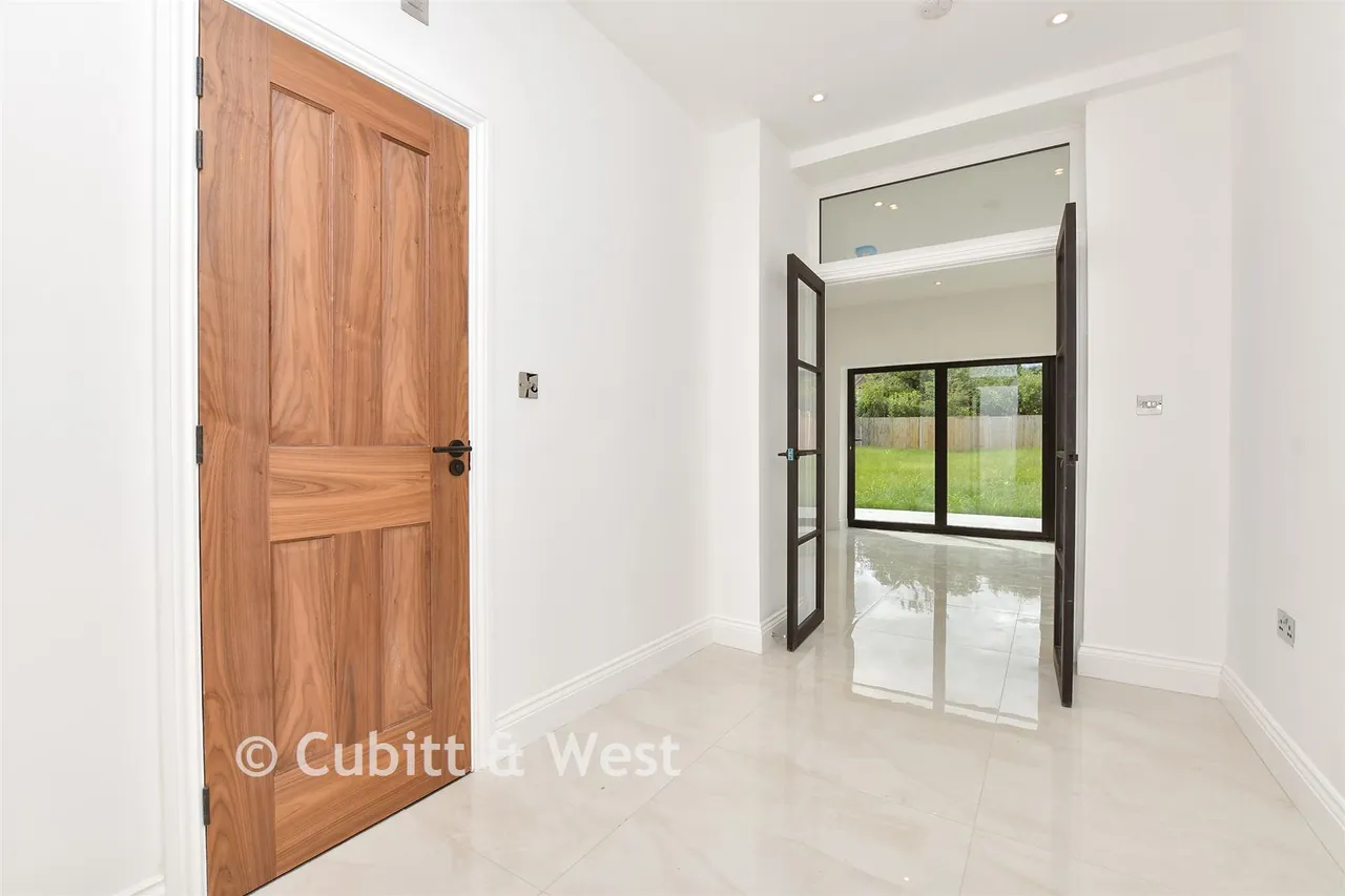 Cobham Road, Leatherhead, KT22, photo 9