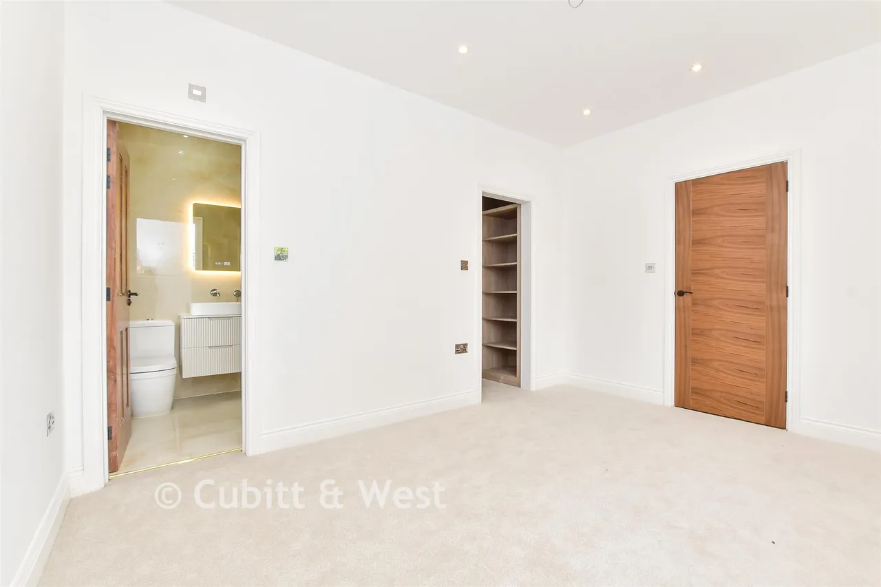 Cobham Road, Leatherhead, KT22, photo 11