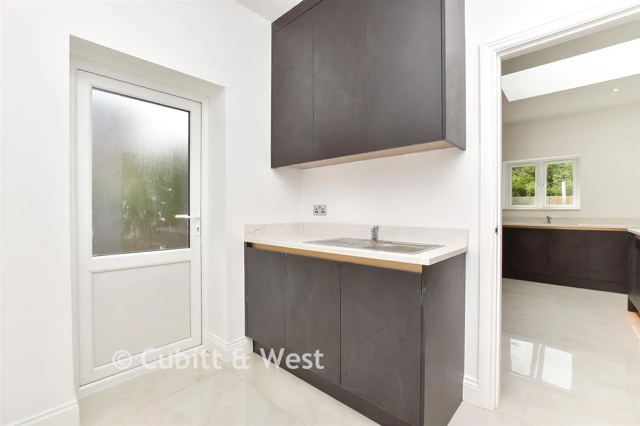 Cobham Road, Leatherhead, KT22, photo 8