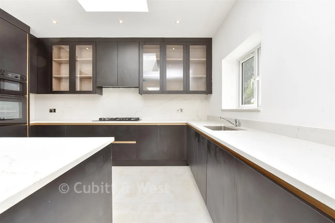 Cobham Road, Leatherhead, KT22, photo 4