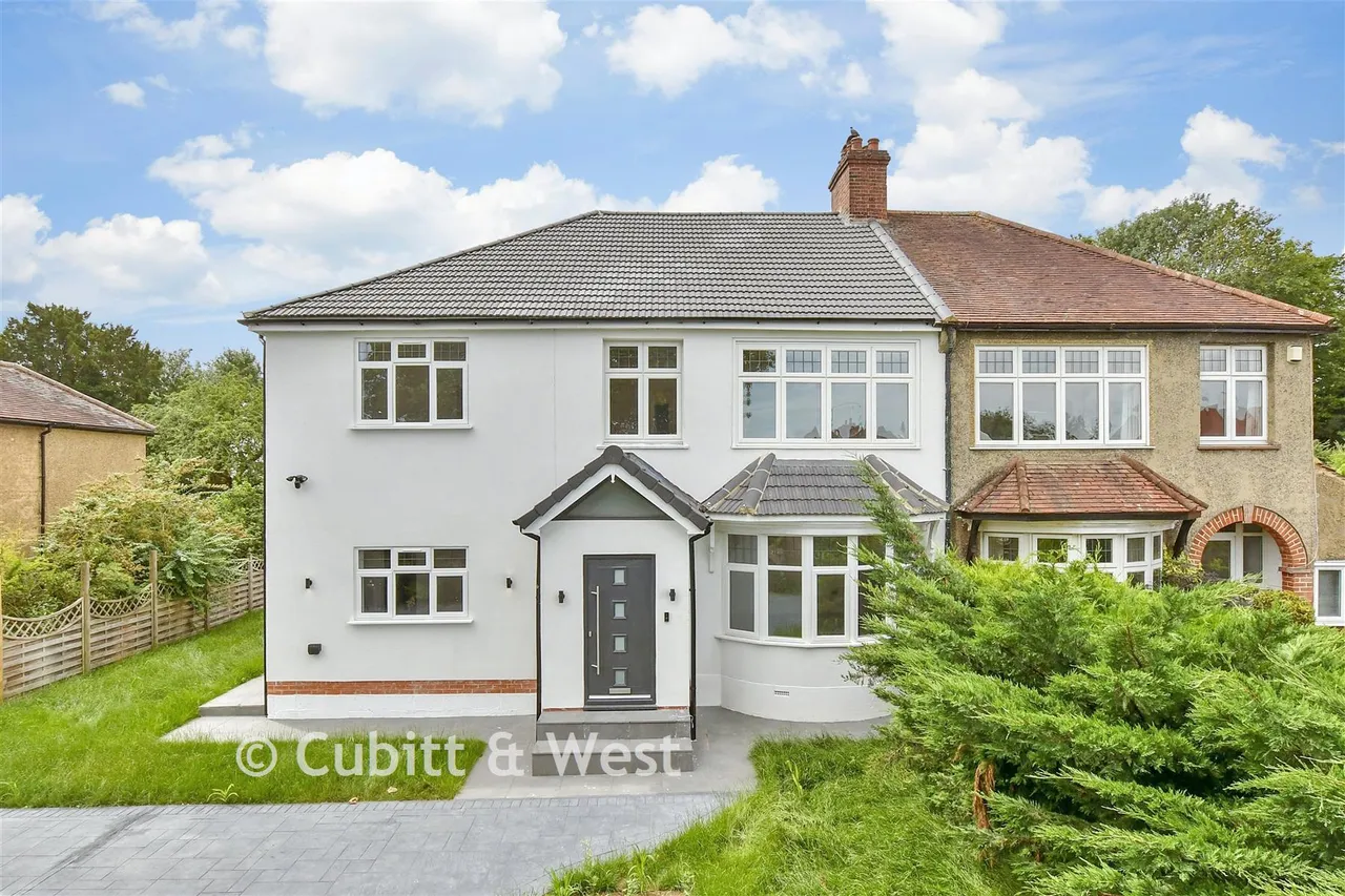 6 bed house for sale, Cobham Road, Leatherhead, KT22