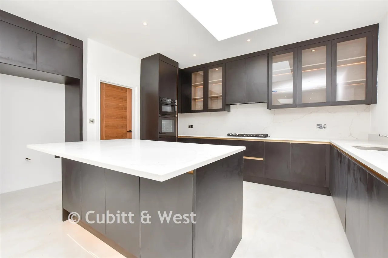 Cobham Road, Leatherhead, KT22, photo 5