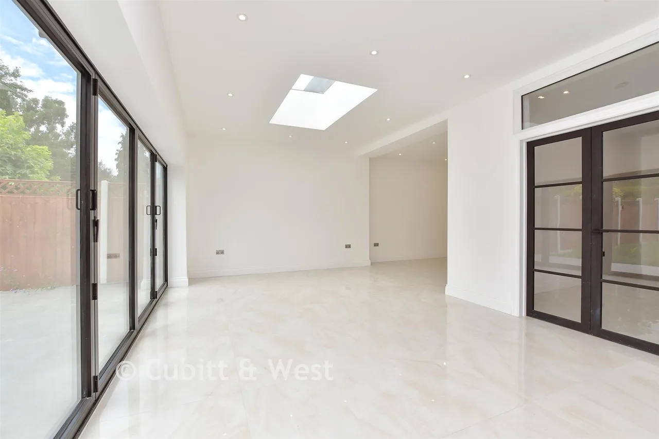 Cobham Road, Leatherhead, KT22, photo 3