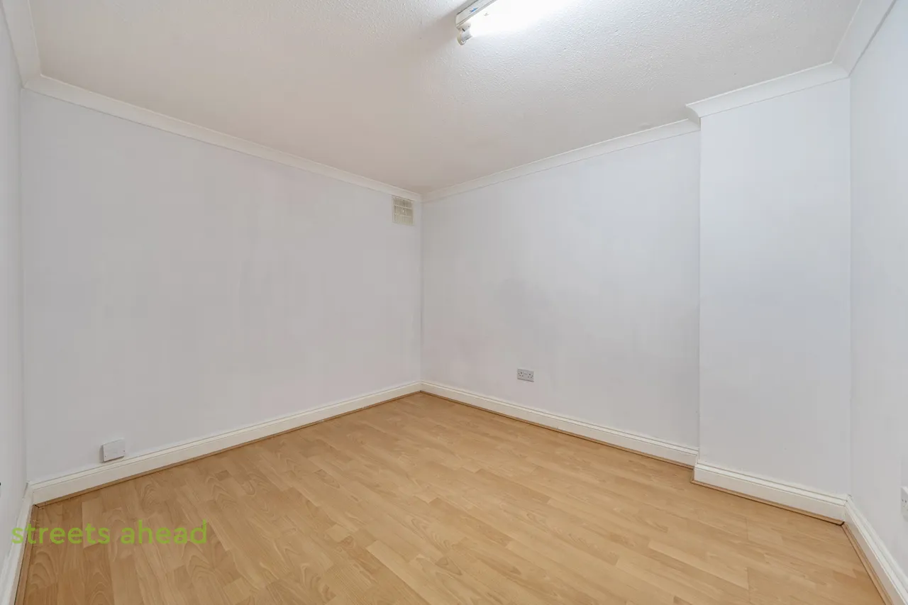 Tipton Drive, Croydon, CR0, photo 5