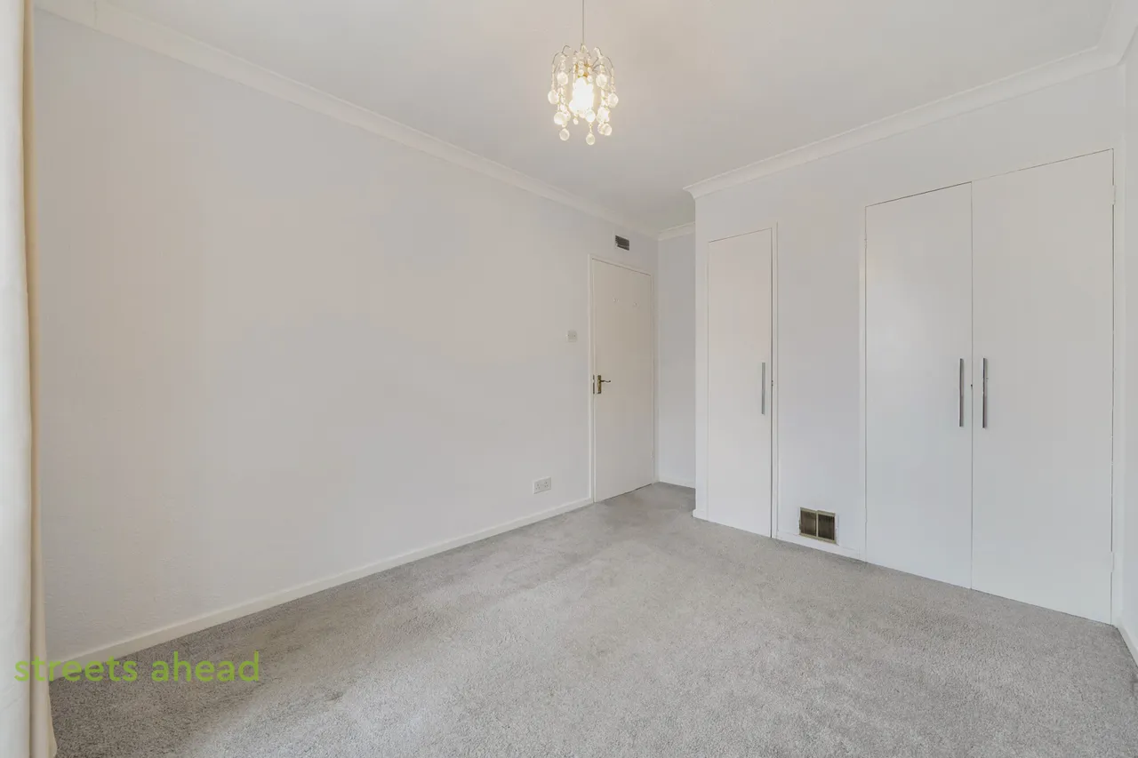 Tipton Drive, Croydon, CR0, photo 12
