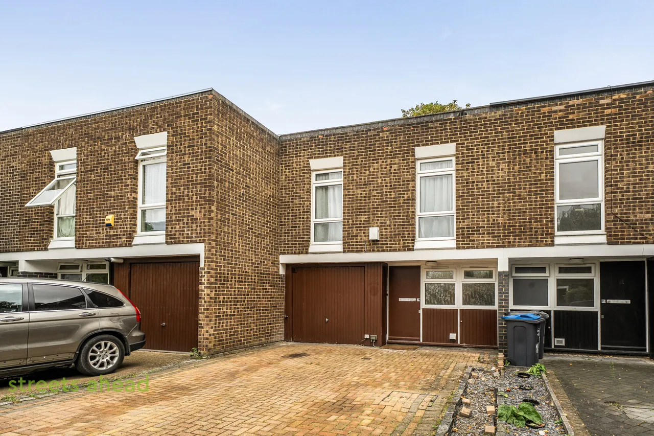 4 bed house for sale, Tipton Drive, Croydon, CR0