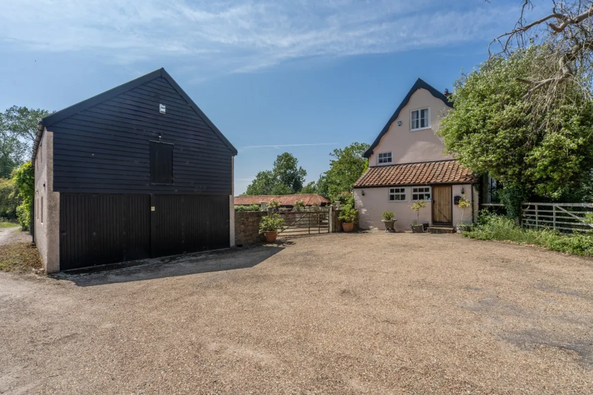 The Street, Rushmere, photo 28
