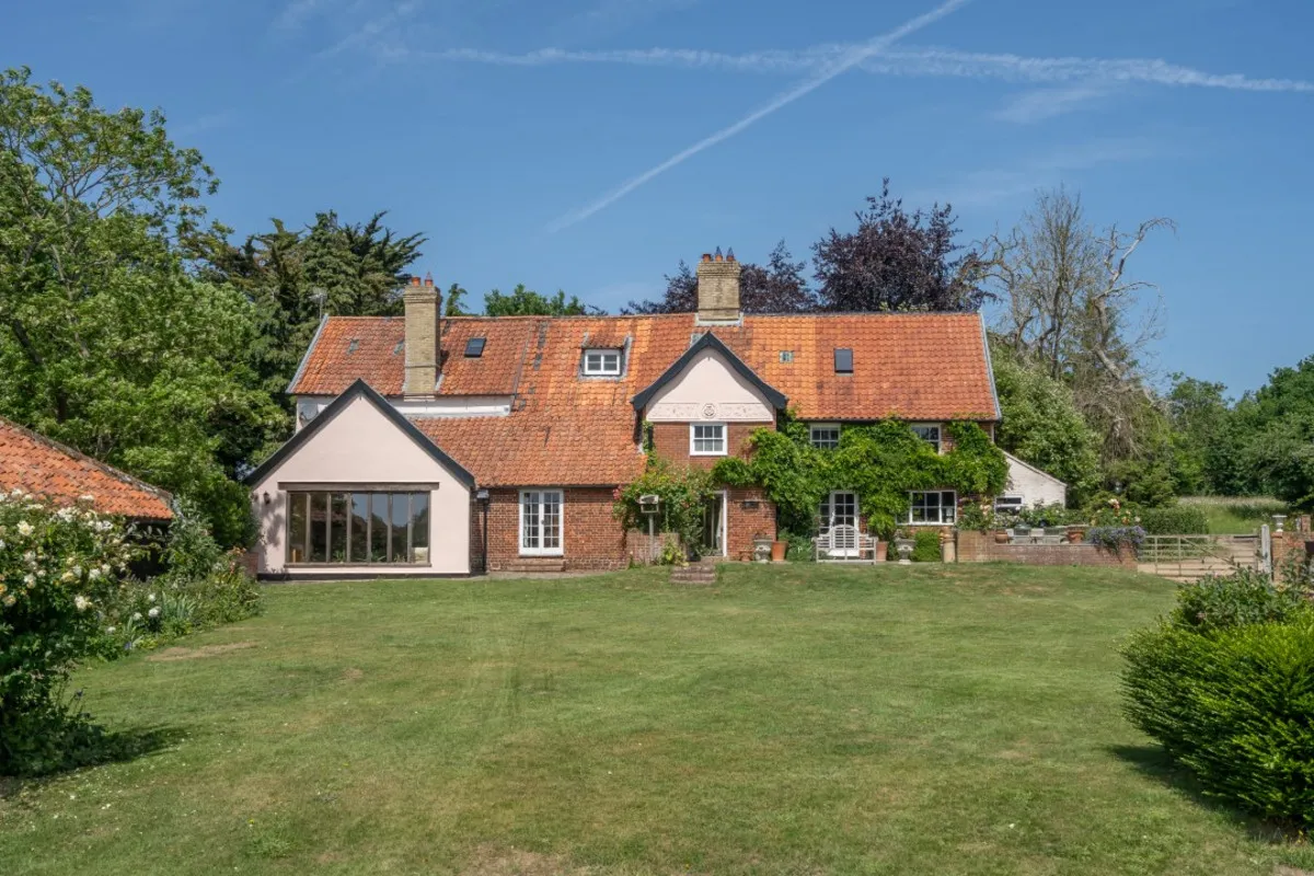 The Street, Rushmere, photo 2
