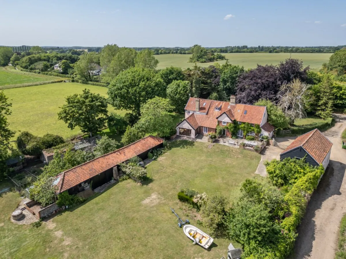 The Street, Rushmere, photo 29