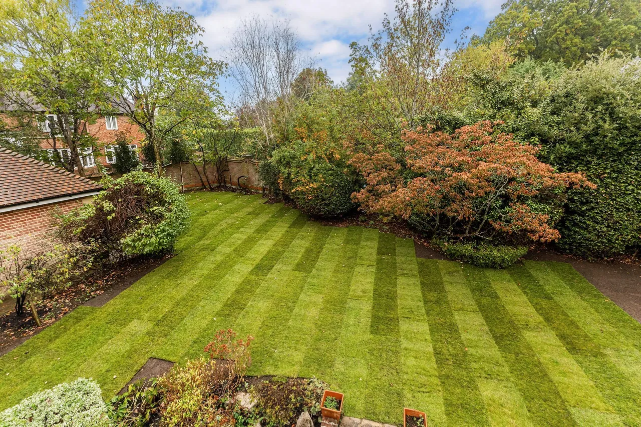 Priests Paddock, Beaconsfield, HP9, photo 22
