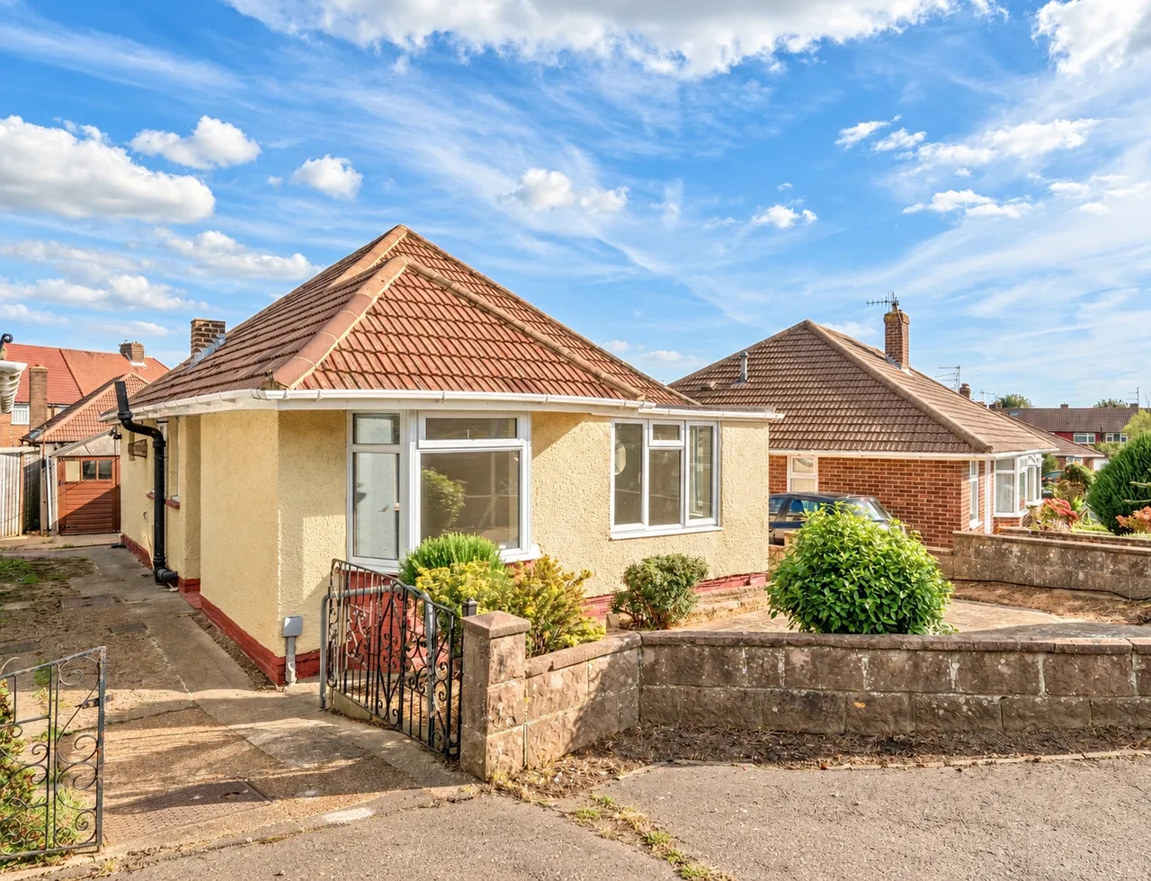 2 bed house to rent, Park Crescent, Portslade, BN41
