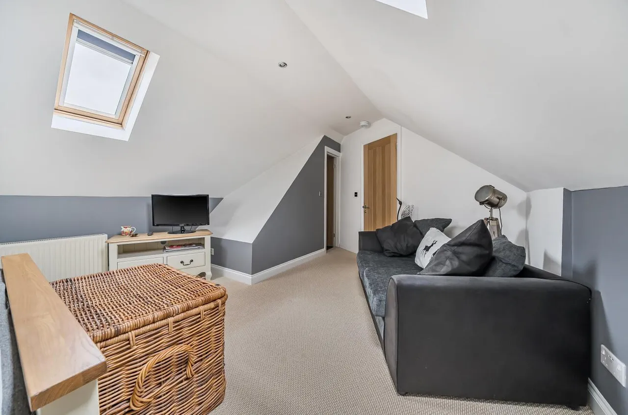 Fuller Avenue, Corsham, SN13, photo 15