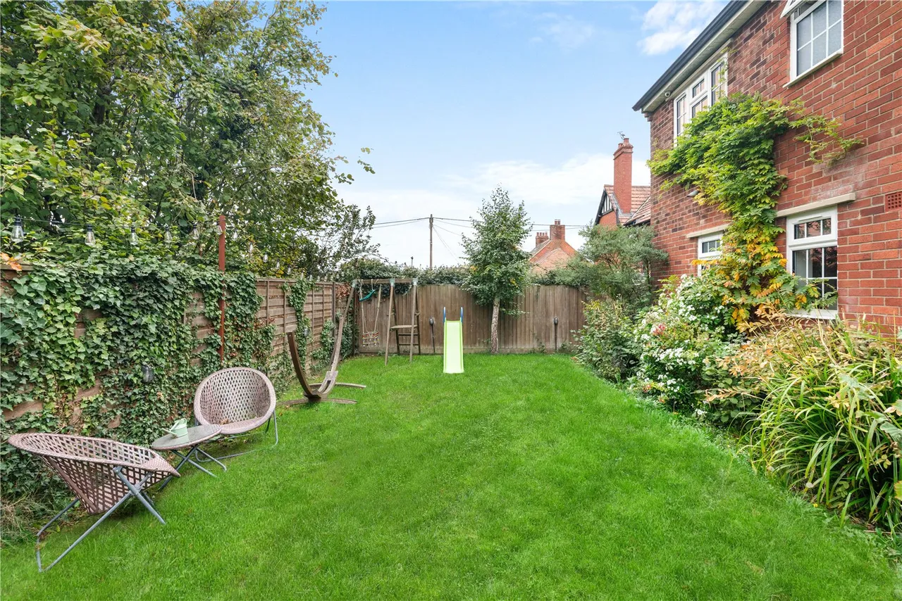 Holt, Trowbridge, photo 4