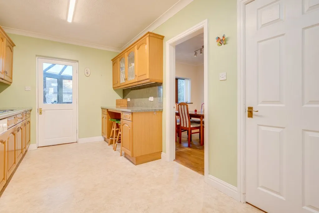 Halifax Road, Liversedge WF15 8HU, photo 22