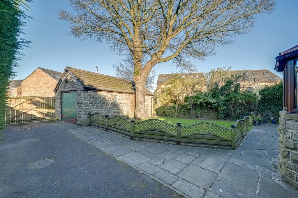 Halifax Road, Liversedge WF15 8HU, photo 16