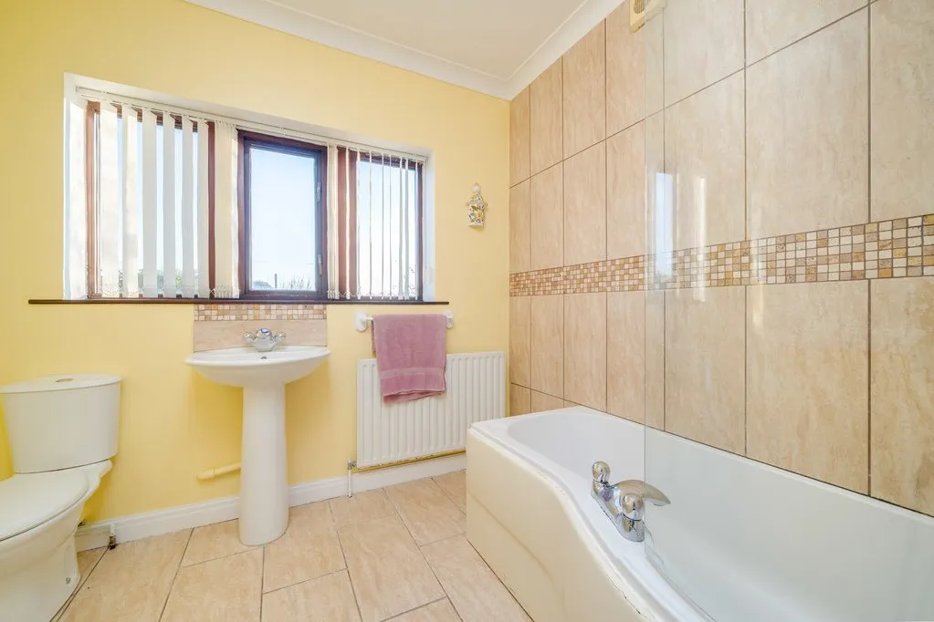 Halifax Road, Liversedge WF15 8HU, photo 15