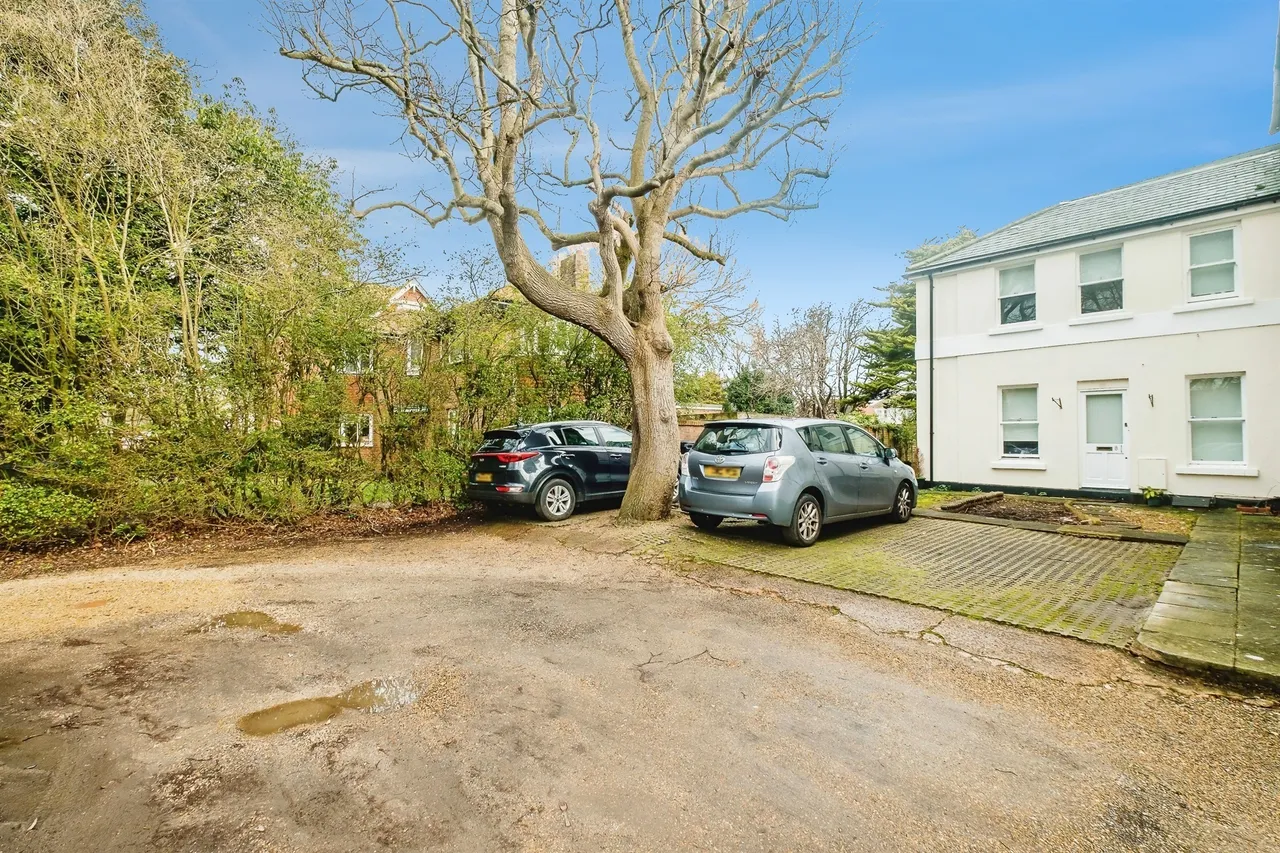 Farncombe Road, Worthing, BN11, photo 14