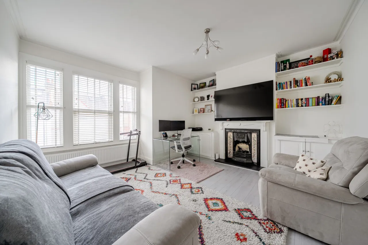2 bed flat to rent, Quinton Street, Earlsfield, SW18