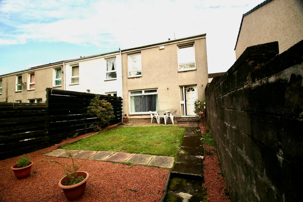 3 bed house for sale — Broomlands Road, Cumbernauld, G67 2PU