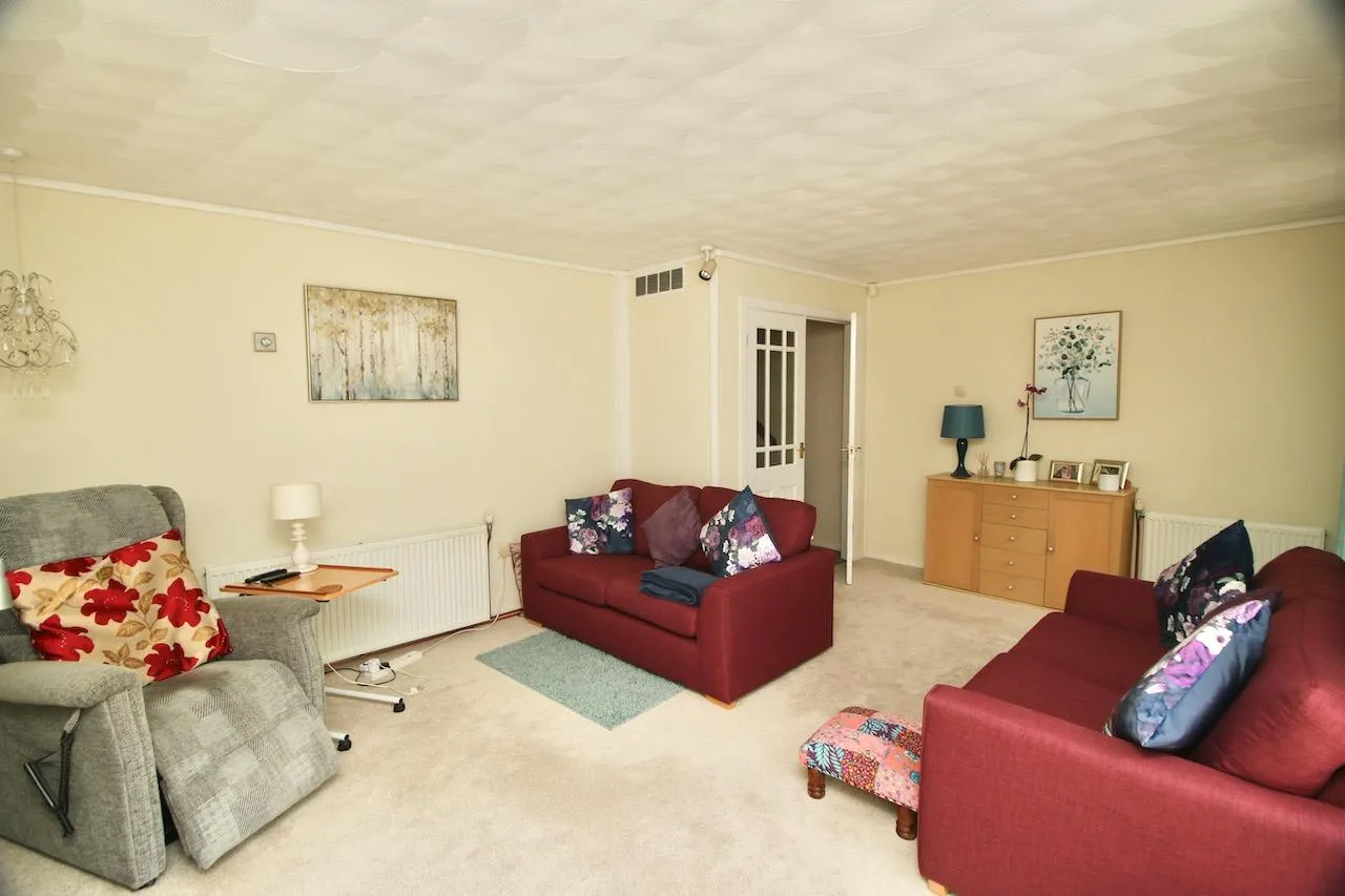 Broomlands Road, Cumbernauld, G67 2PU, photo 3