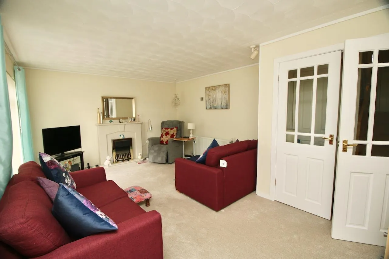 Broomlands Road, Cumbernauld, G67 2PU, photo 4