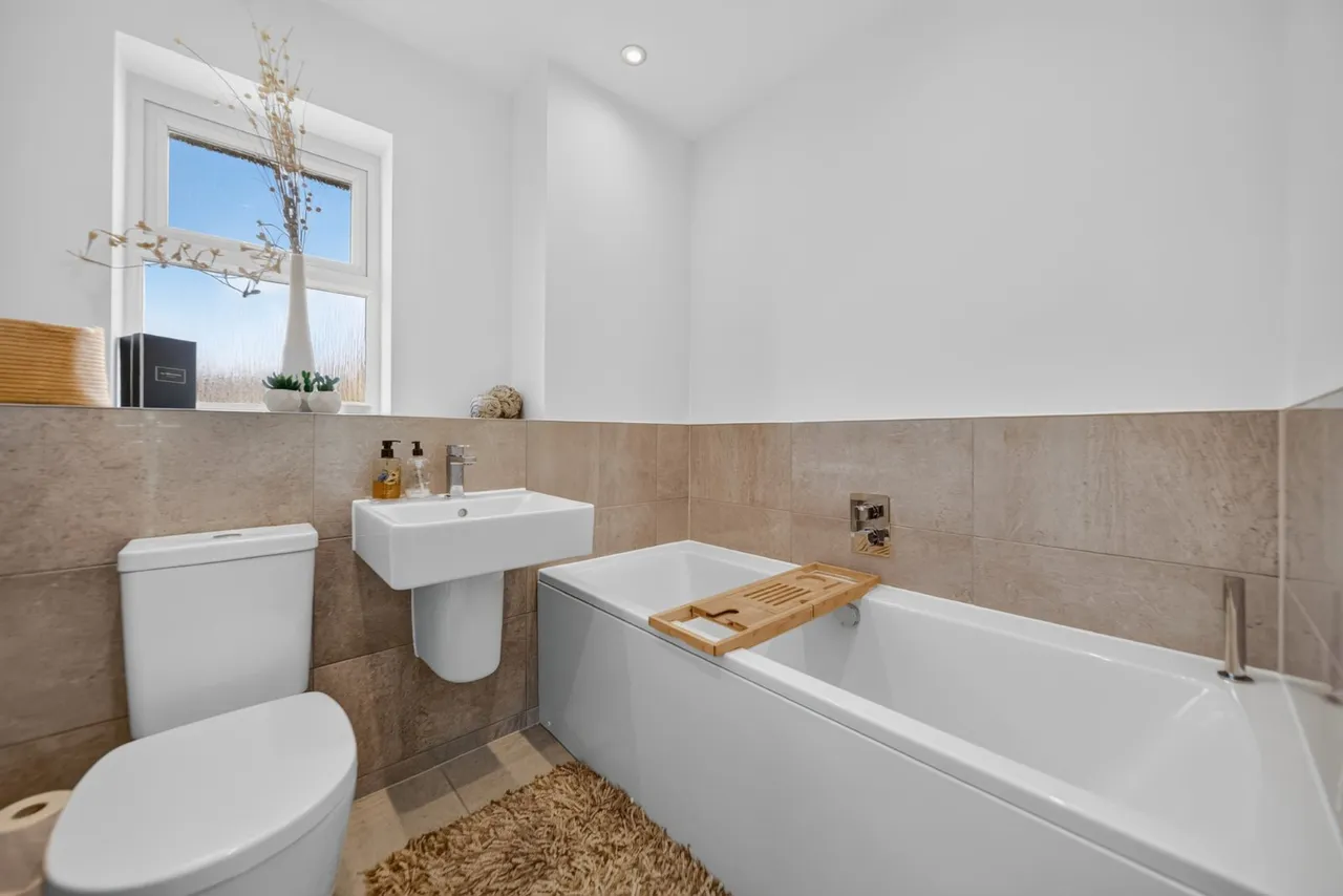 Dalby Lane, Bramhope, LS16, photo 17
