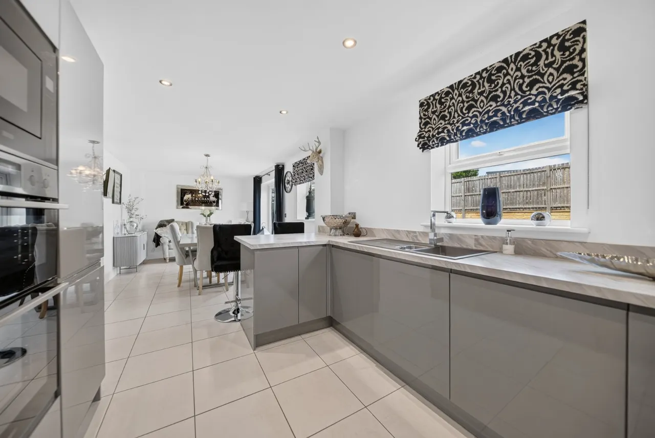 Dalby Lane, Bramhope, LS16, photo 2