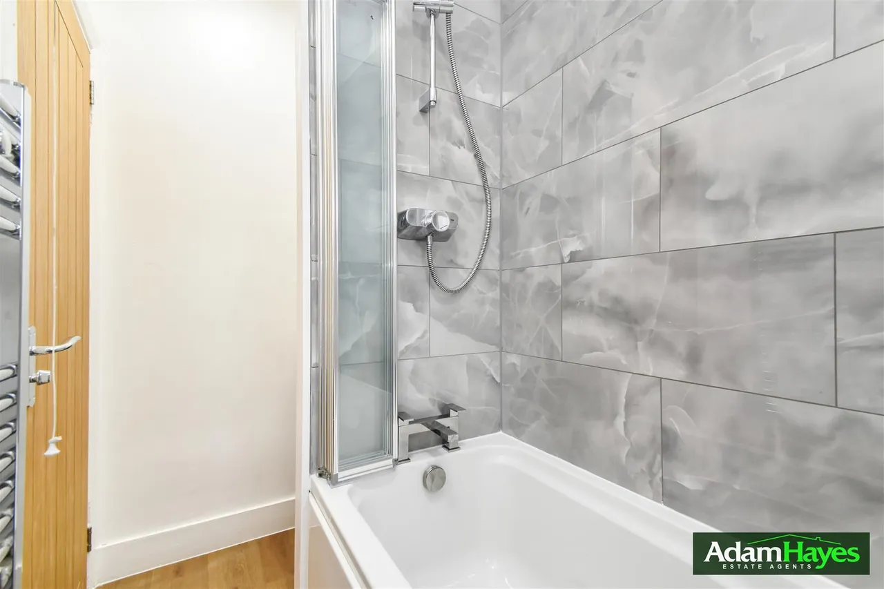 Station Road, Finchley Central, N3, photo 6