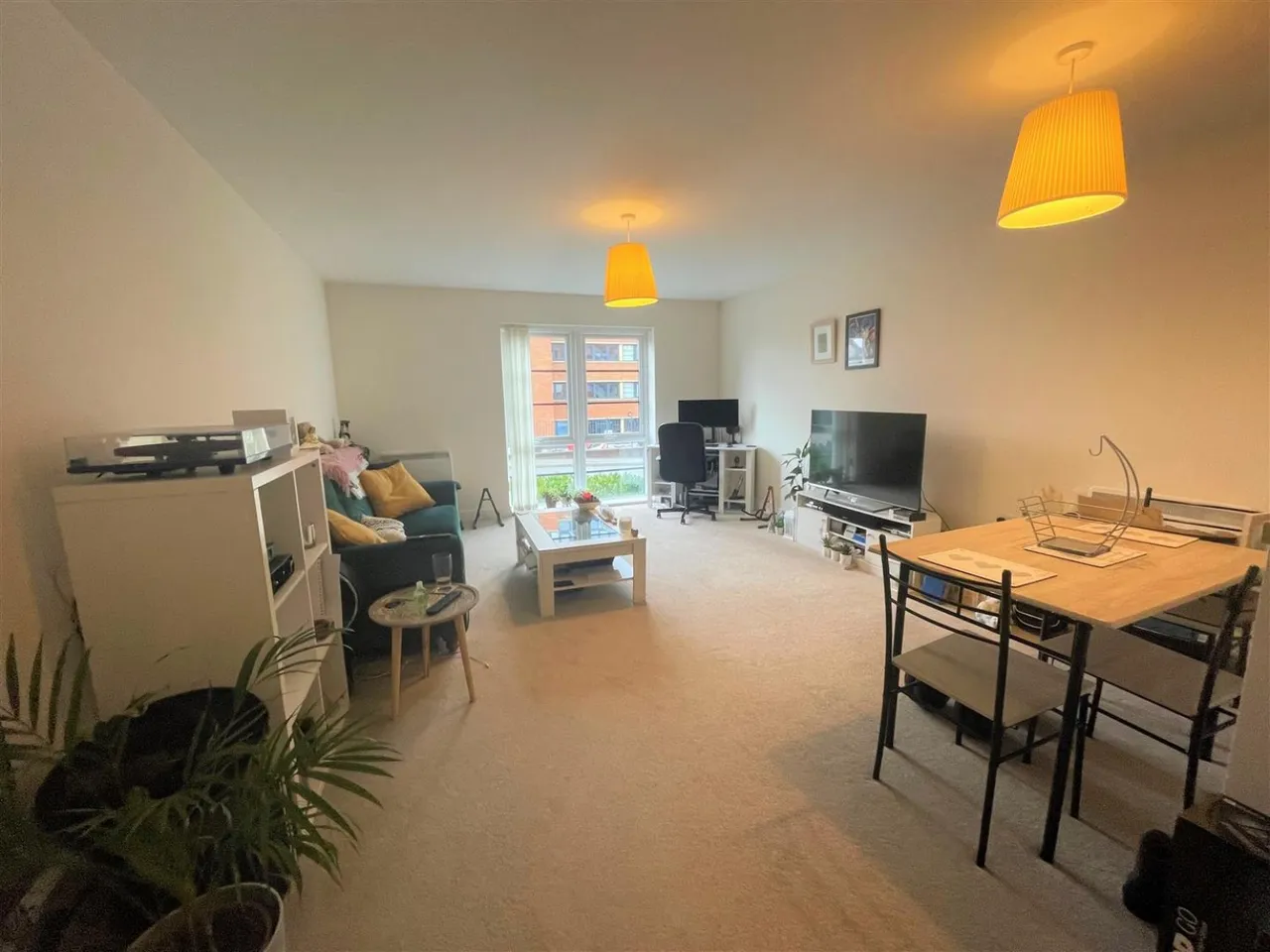 Wallis Square, Farnborough, GU14, photo 3