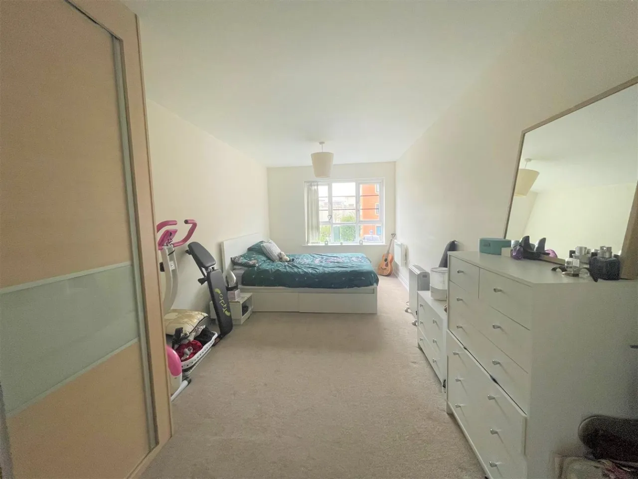 Wallis Square, Farnborough, GU14, photo 4