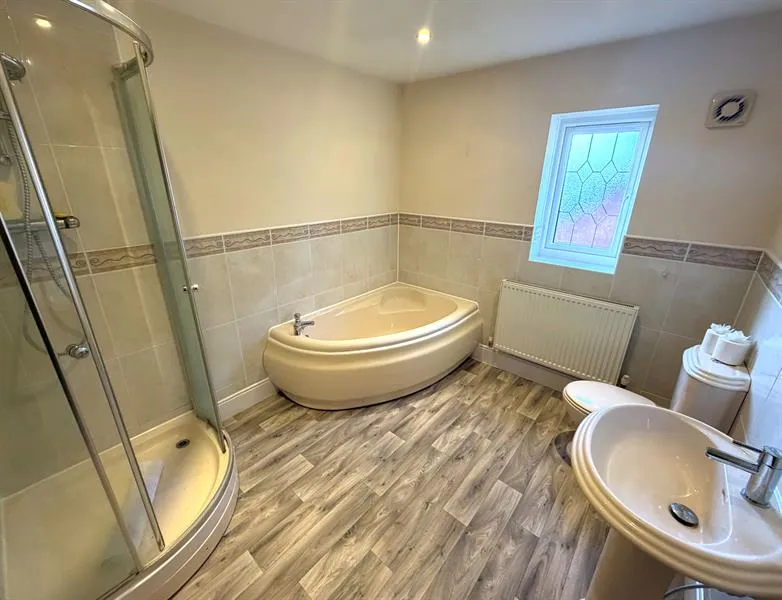 High Warren Close, Warrington, photo 22