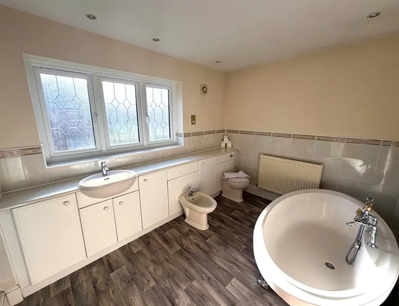 High Warren Close, Warrington, photo 15