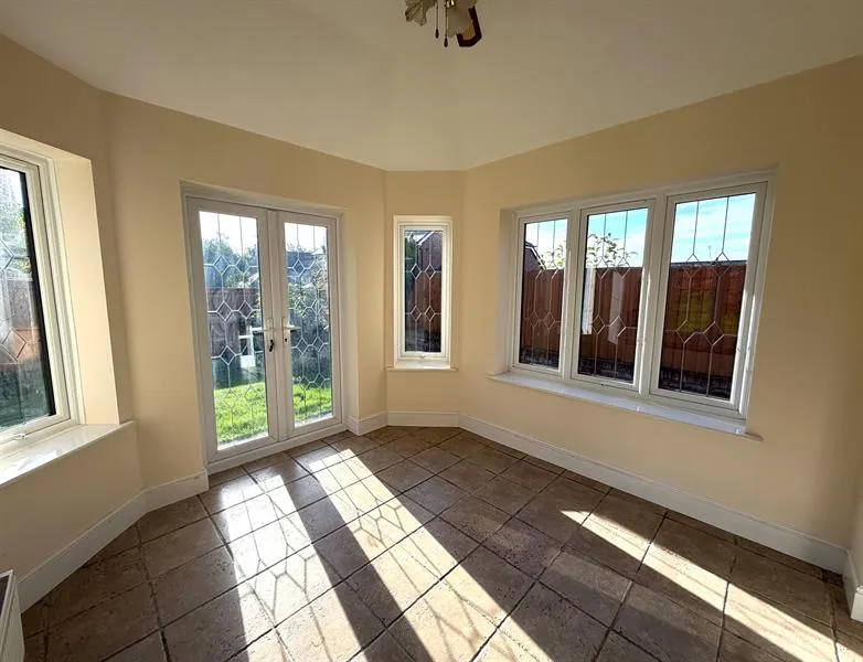 High Warren Close, Warrington, photo 9