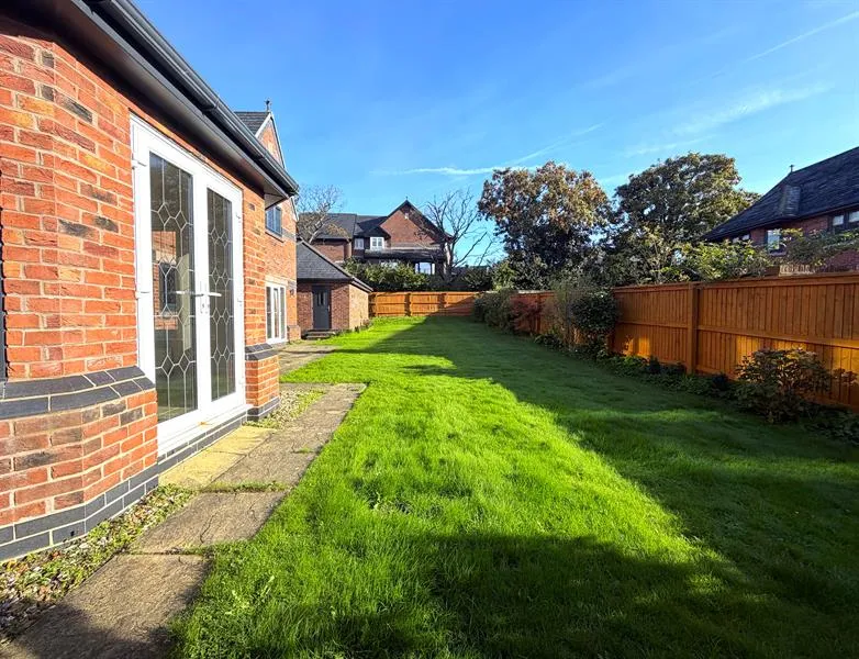 High Warren Close, Warrington, photo 2