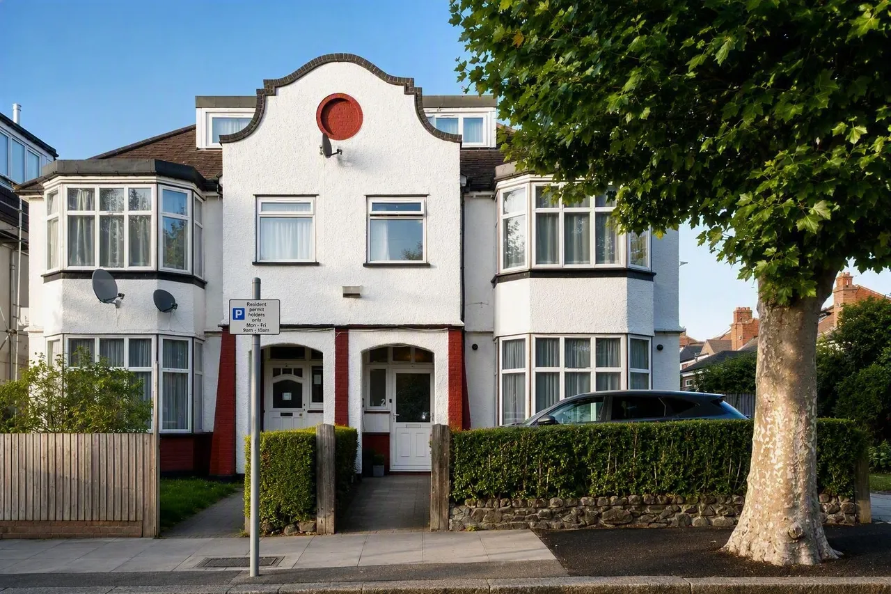 2 bed flat to rent, The Drive, Golders Green, NW11