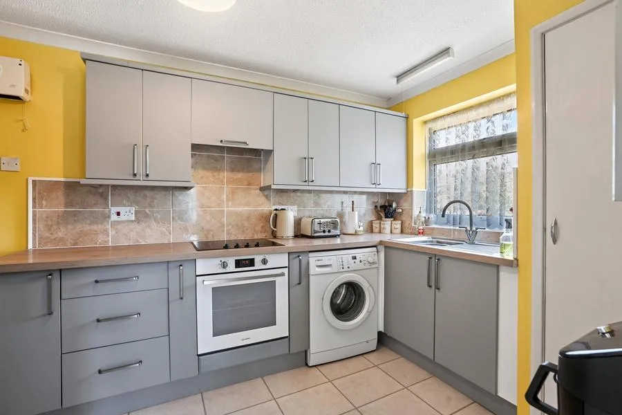Greenlydd Close, Niton, PO38, photo 13