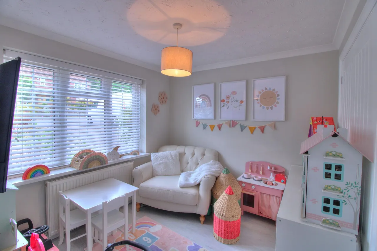 Hillgrove Avenue, Abergavenny, NP7, photo 14