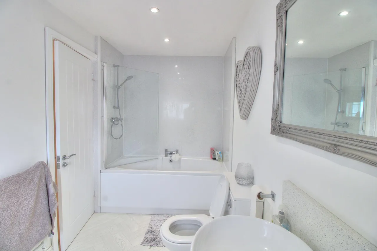 Hillgrove Avenue, Abergavenny, NP7, photo 23