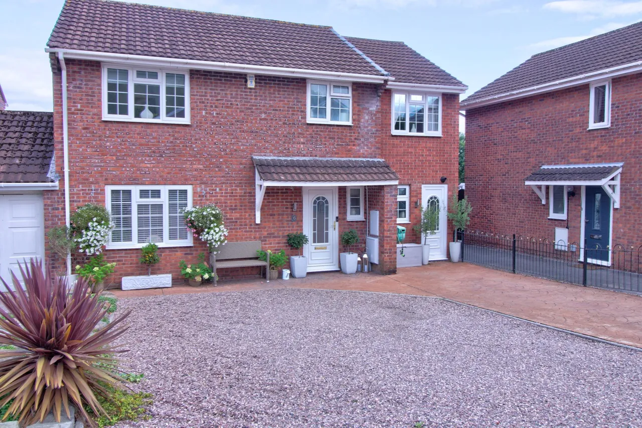 Hillgrove Avenue, Abergavenny, NP7, photo 5