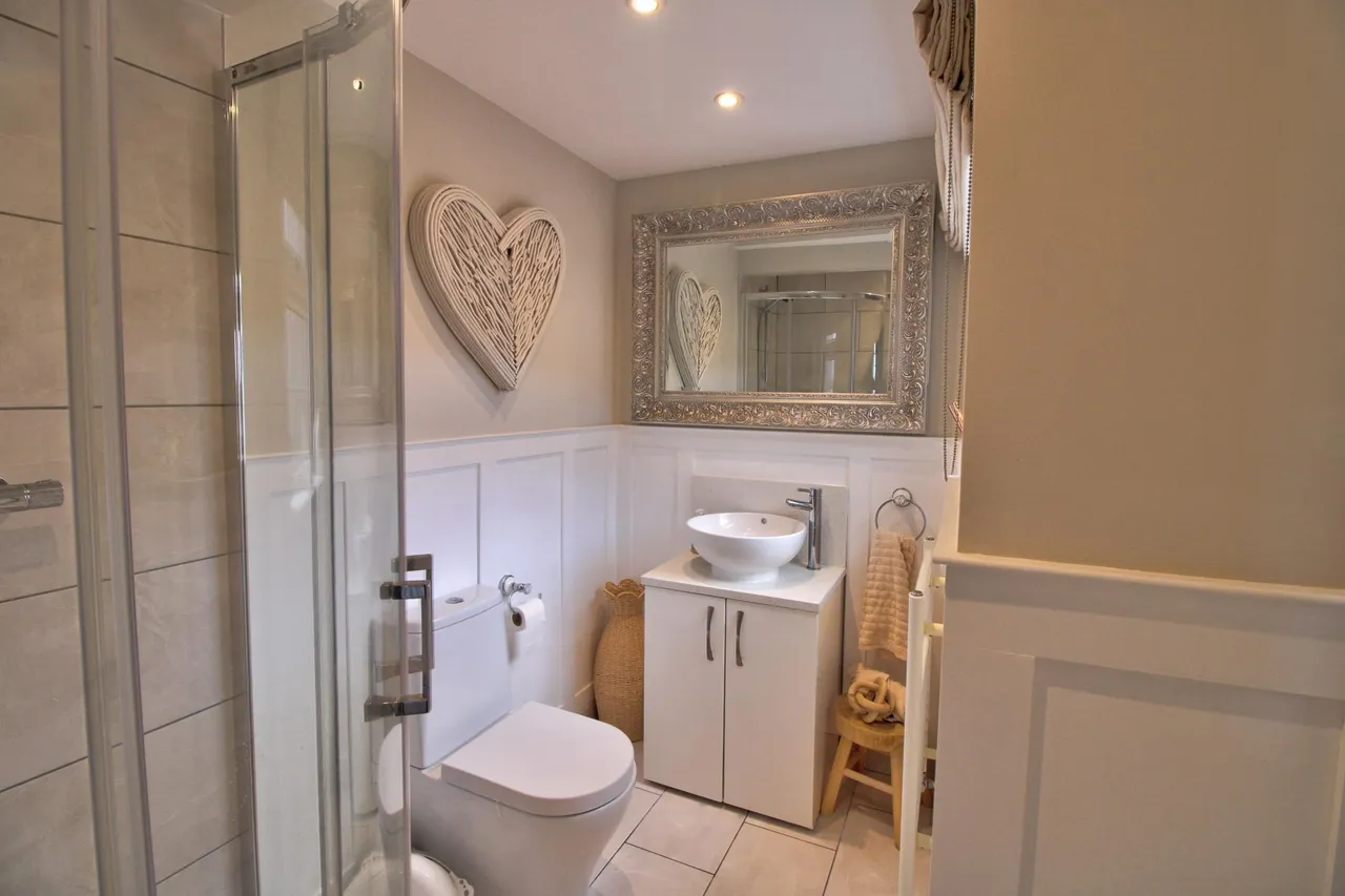 Hillgrove Avenue, Abergavenny, NP7, photo 13